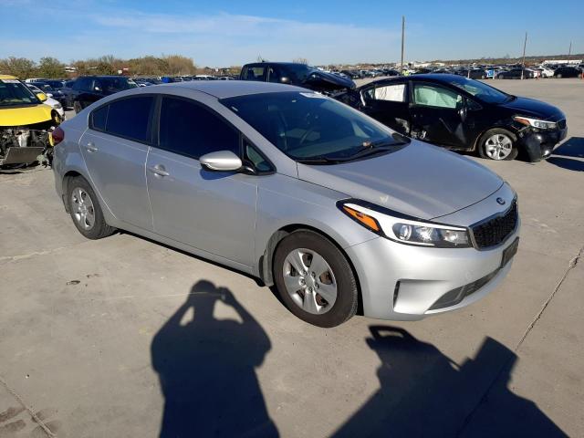 3KPFL4A74HE011204 - 2017 KIA FORTE LX SILVER photo 4