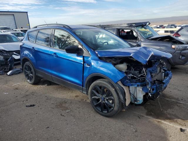 1FMCU9GD1JUD21288 - 2018 FORD ESCAPE SE BLUE photo 4