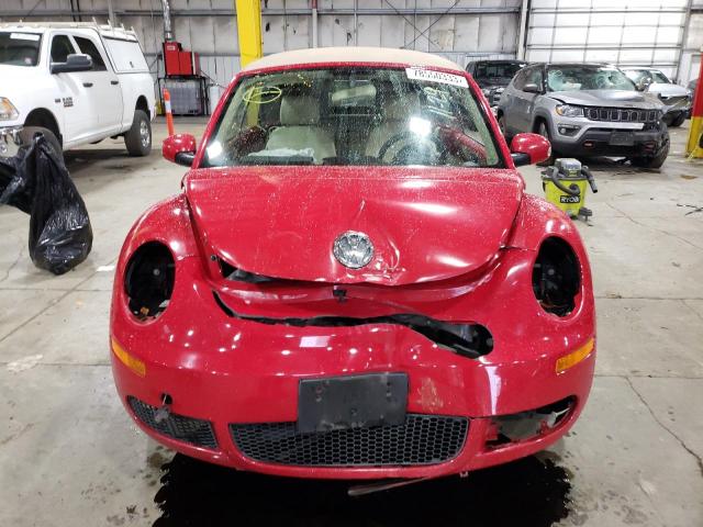3VWPF31Y68M412819 - 2008 VOLKSWAGEN NEW BEETLE CONVERTIBLE S RED photo 5
