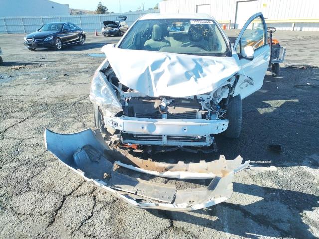 JTDKDTB36D1544749 - 2013 TOYOTA PRIUS C WHITE photo 5