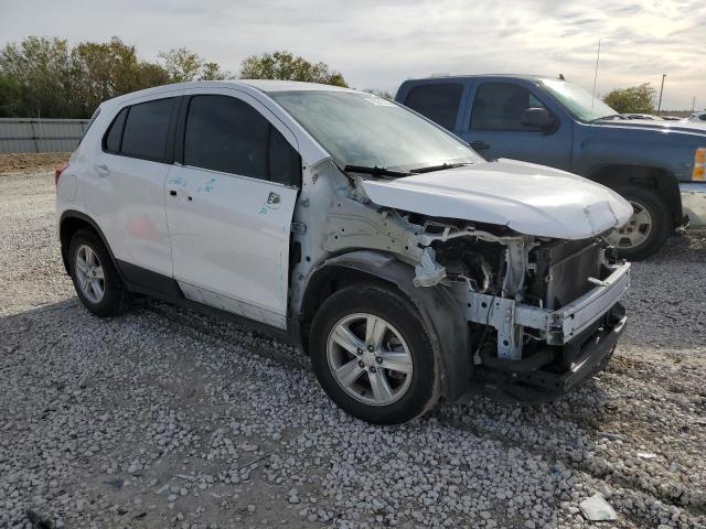 3GNCJKSB5LL133663 - 2020 CHEVROLET TRAX LS WHITE photo 4