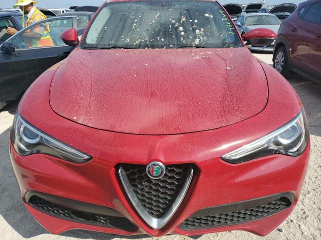 ZASFAKAN5J7B73378 - 2018 ALFA ROMEO STELVIO RED photo 5