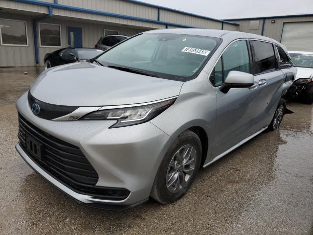 5TDKRKEC7PS152782 - 2023 TOYOTA SIENNA LE SILVER photo 1