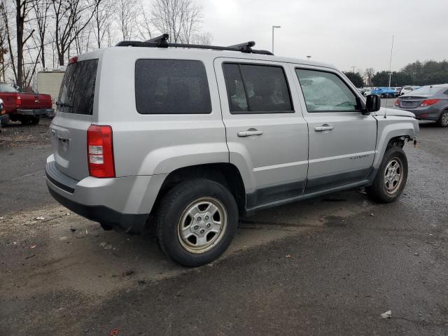 1J4NF1GB2BD177737 - 2011 JEEP PATRIOT SPORT SILVER photo 3