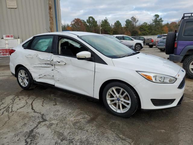 1FADP3F28FL207742 - 2015 FORD FOCUS SE WHITE photo 4