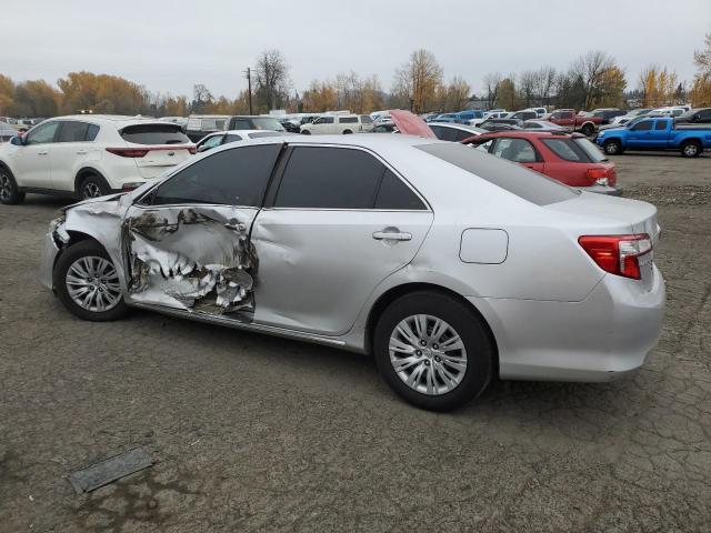 4T4BF1FK0ER372588 - 2014 TOYOTA CAMRY L SILVER photo 2