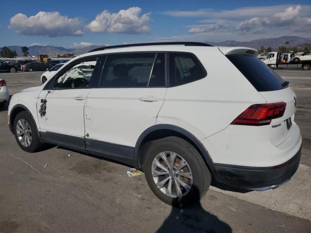 3VV1B7AX0JM116592 - 2018 VOLKSWAGEN TIGUAN S WHITE photo 2