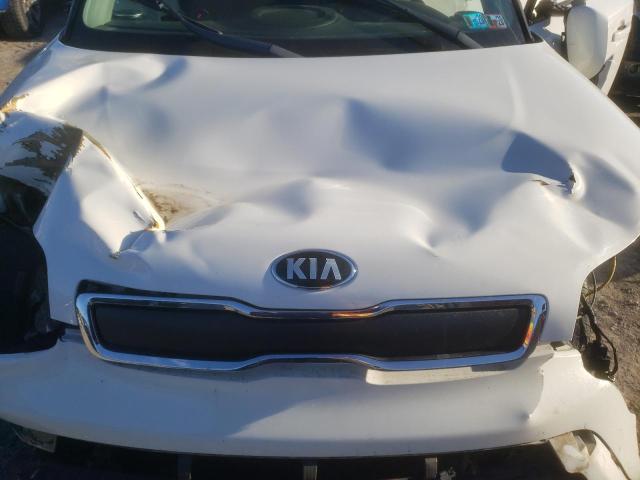 KNDJN2A2XE7068466 - 2014 KIA SOUL WHITE photo 12