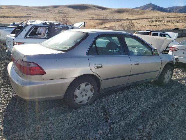 1HGCG1643YA040055 - 2000 HONDA ACCORD LX GOLD photo 3