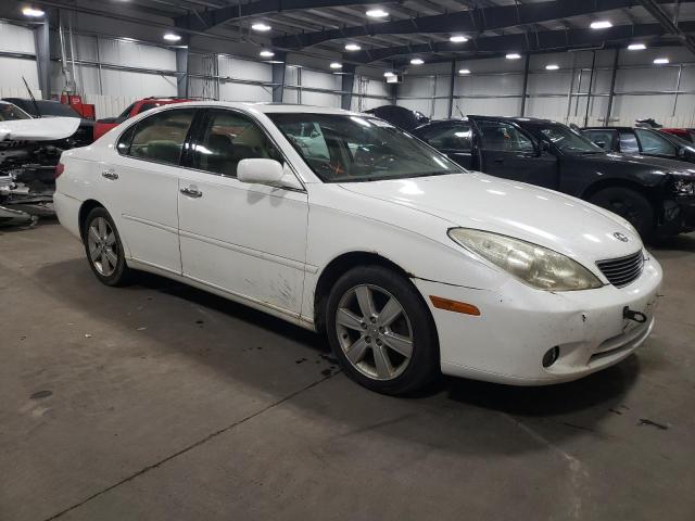 JTHBA30G055106042 - 2005 LEXUS ES 330 WHITE photo 4