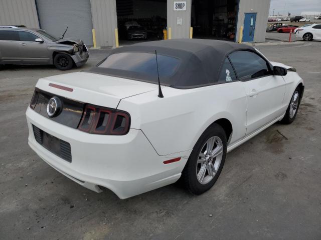 1ZVBP8EM4D5227308 - 2013 FORD MUSTANG WHITE photo 3