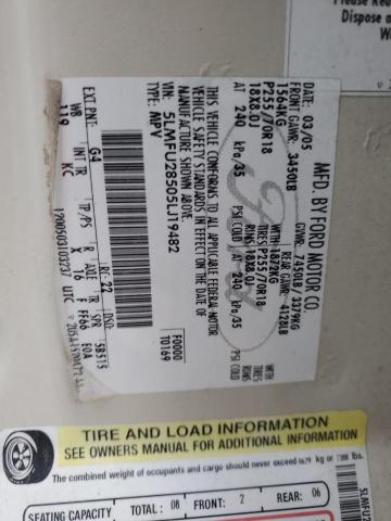 5LMFU28505LJ19482 - 2005 LINCOLN NAVIGATOR თეთრი ფოტო 13