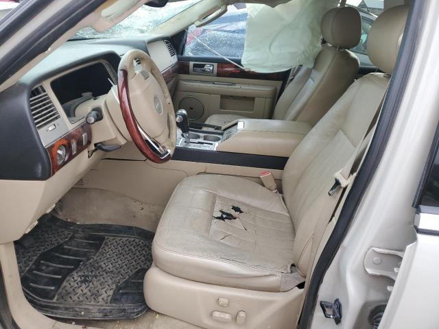 5LMFU28505LJ19482 - 2005 LINCOLN NAVIGATOR თეთრი ფოტო 7