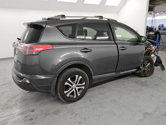 JTMZFREV7JJ745077 - 2018 TOYOTA RAV4 LE CHARCOAL photo 3