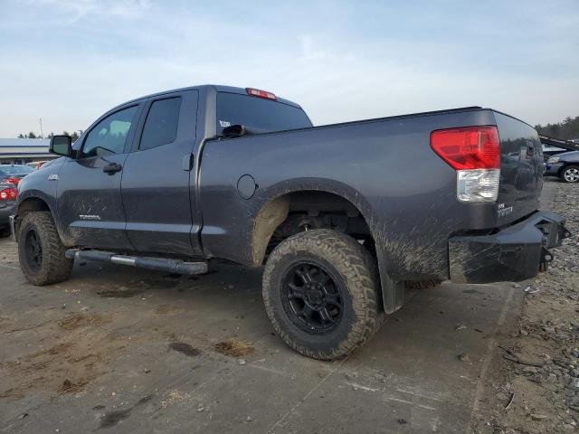 5TFUY5F18BX175548 - 2011 TOYOTA TUNDRA DOUBLE CAB SR5 GRAY photo 2