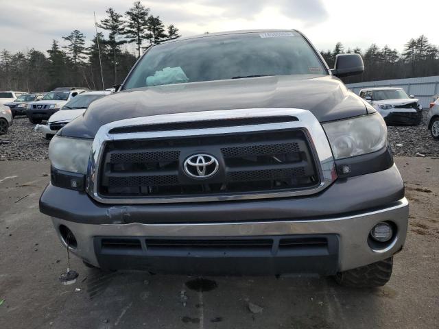 5TFUY5F18BX175548 - 2011 TOYOTA TUNDRA DOUBLE CAB SR5 GRAY photo 5