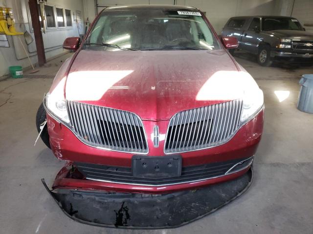 2LMHJ5ATXEBL56631 - 2014 LINCOLN MKT RED photo 5