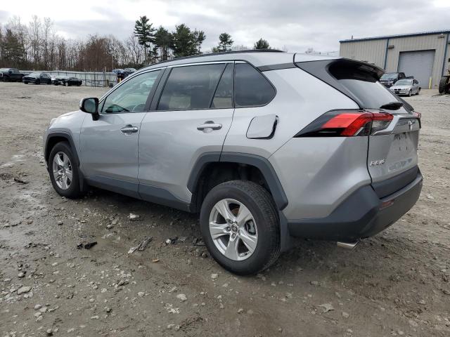 2T3P1RFV9MW189168 - 2021 TOYOTA RAV4 XLE GRAY photo 2