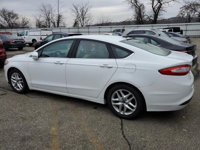 3FA6P0H71DR365127 - 2013 FORD FUSION SE WHITE photo 2