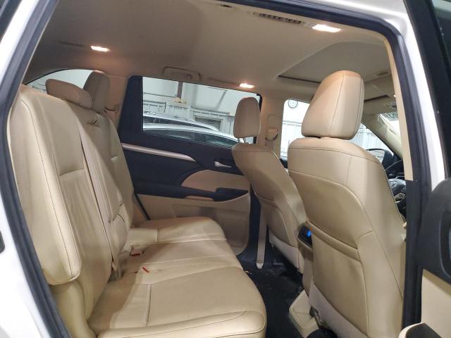 5TDJKRFHXGS256377 - 2016 TOYOTA HIGHLANDER XLE WHITE photo 11