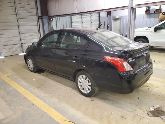 3N1CN7AP1JL865814 - 2018 NISSAN VERSA S BLACK photo 2