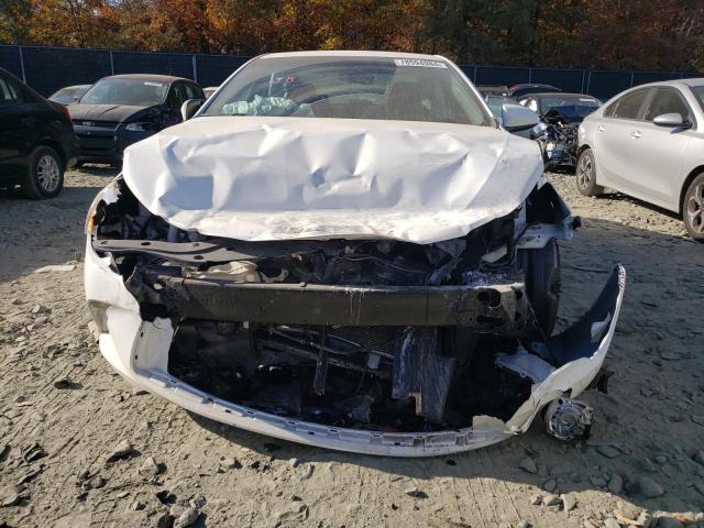 4T1BF1FK9HU713078 - 2017 TOYOTA CAMRY LE WHITE photo 5