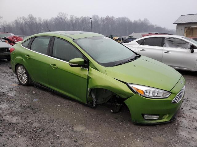 1FADP3J24JL252838 - 2018 FORD FOCUS TITANIUM GREEN photo 4