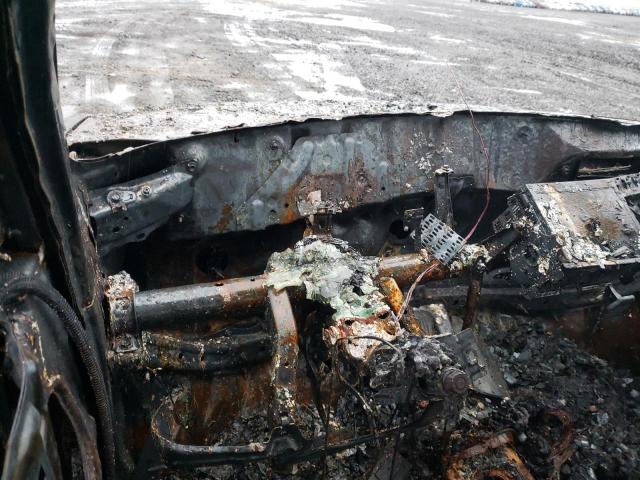 JTLKT324964105207 - 2006 TOYOTA SCION XB BURN photo 9