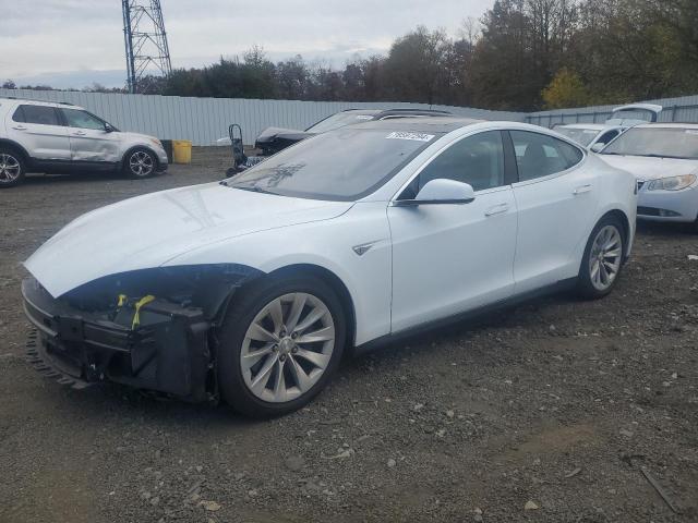 5YJSA1E25GF129885 - 2016 TESLA MODEL S WHITE photo 1