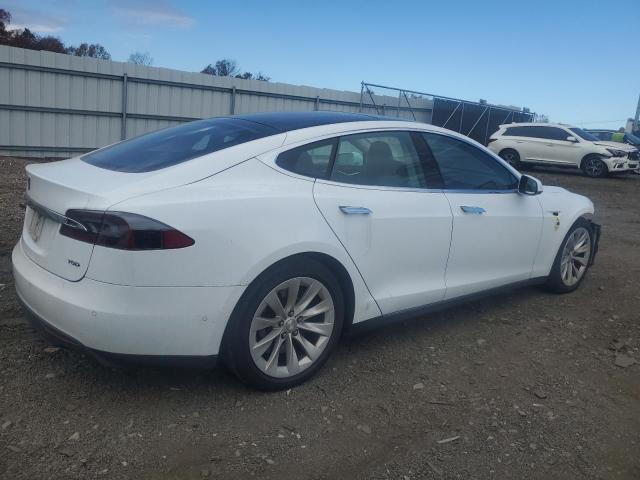 5YJSA1E25GF129885 - 2016 TESLA MODEL S WHITE photo 3