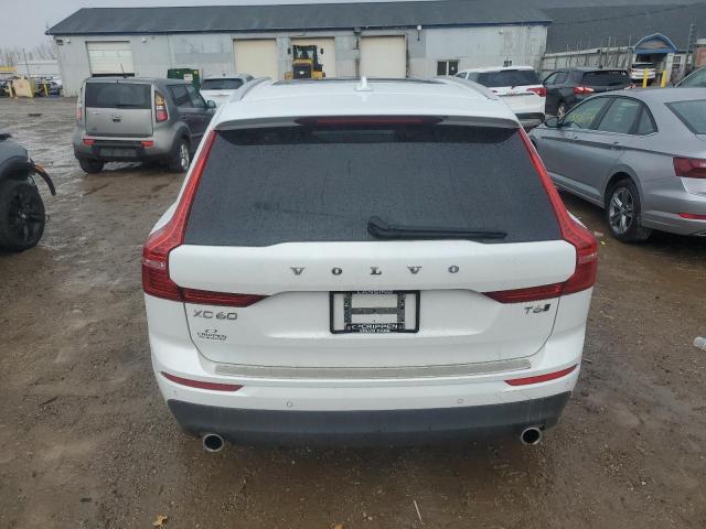 YV4A22RK0M1697343 - 2021 VOLVO XC60 T6 MOMENTUM WHITE photo 6