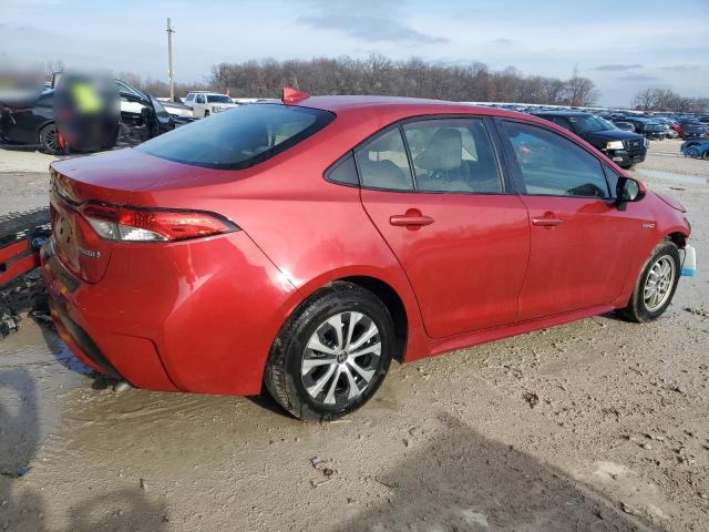 JTDEAMDE2MJ002056 - 2021 TOYOTA COROLLA LE RED photo 3