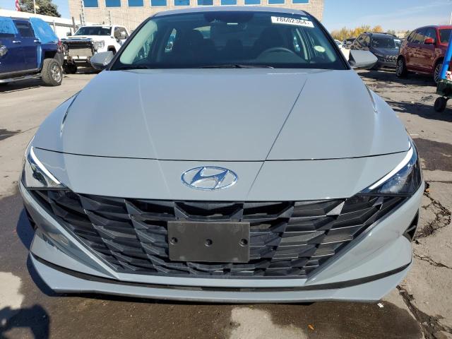 KMHLM4AJ3PU044718 - 2023 HYUNDAI ELANTRA BLUE GRAY photo 5