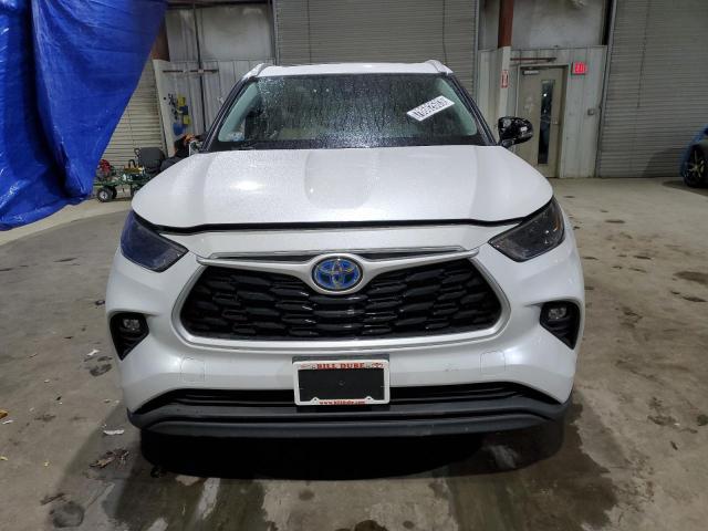 5TDKBRCH3PS589271 - 2023 TOYOTA HIGHLANDER HYBRID XLE WHITE photo 5