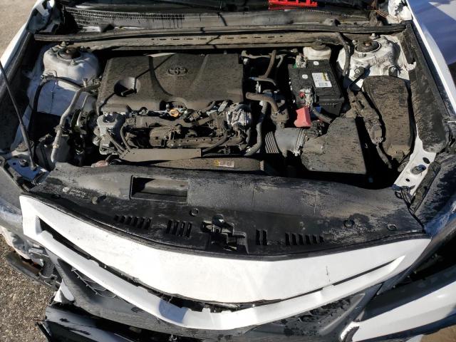 4T1T11AK2MU512577 - 2021 TOYOTA CAMRY SE WHITE photo 11