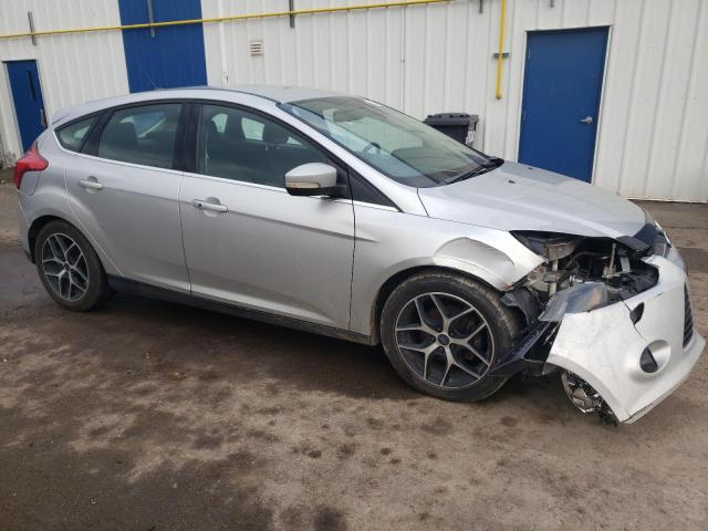 1FAHP3N29CL350441 - 2012 FORD FOCUS TITANIUM SILVER photo 4