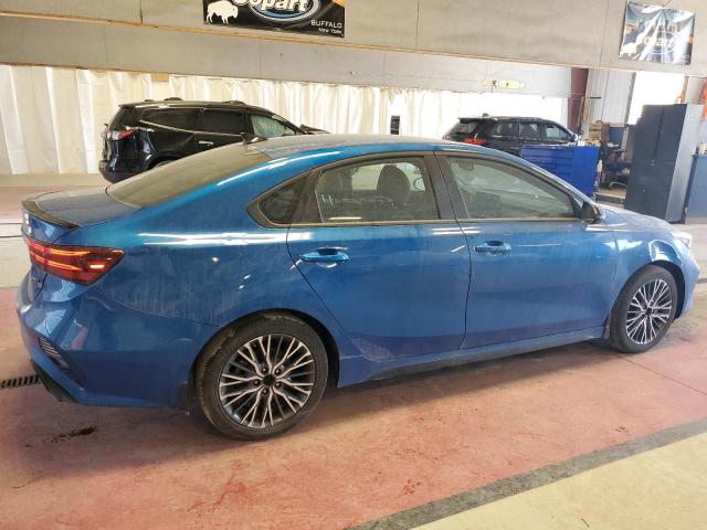 3KPF54AD9PE586607 - 2023 KIA FORTE GT LINE BLUE photo 3