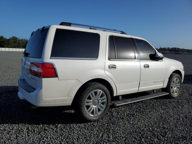 5LMJJ2H52BEJ01696 - 2011 LINCOLN NAVIGATOR 白色 照片 3