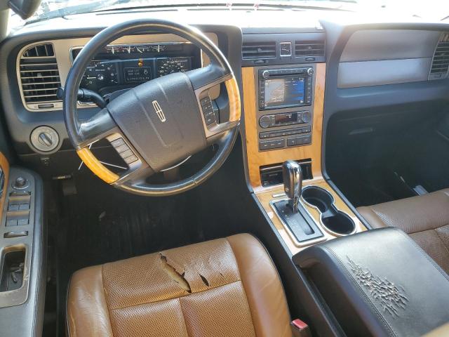 5LMJJ2H52BEJ01696 - 2011 LINCOLN NAVIGATOR 白色 照片 8