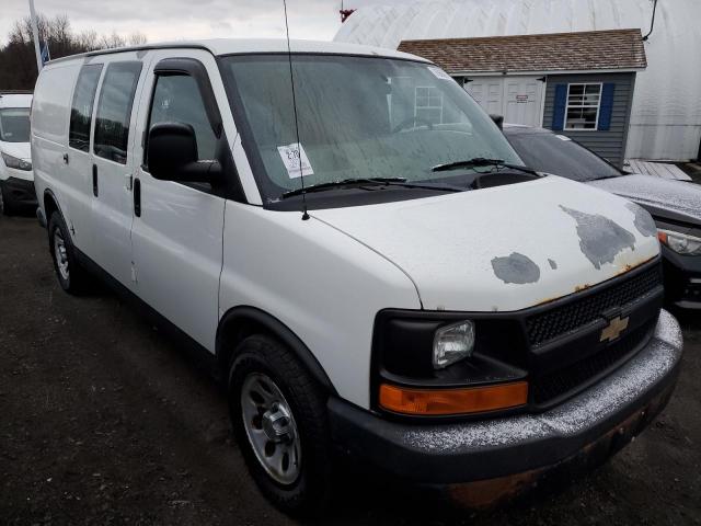 1GCSHAF43C1111559 - 2012 CHEVROLET EXPRESS G1 WHITE photo 4