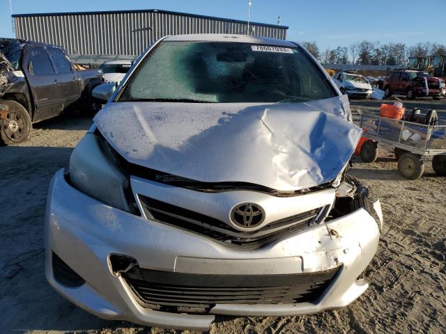 JTDKTUD39DD555944 - 2013 TOYOTA YARIS SILVER photo 5