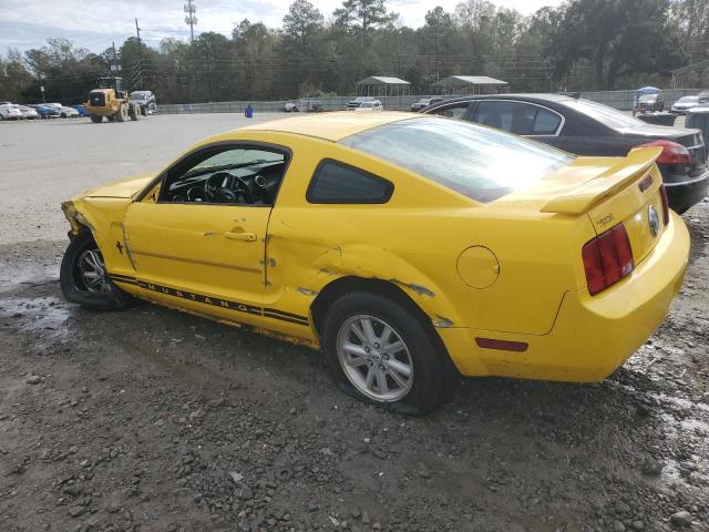 1ZVFT80N465230192 - 2006 FORD MUSTANG YELLOW photo 2