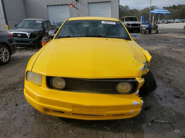 1ZVFT80N465230192 - 2006 FORD MUSTANG YELLOW photo 5
