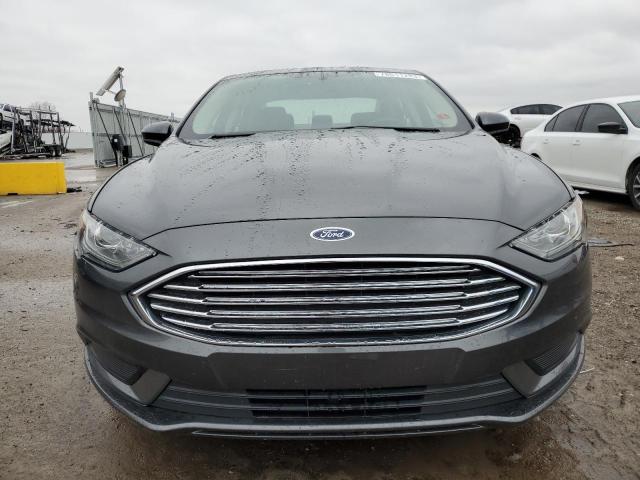 3FA6P0HD6JR161165 - 2018 FORD FUSION SE GRAY photo 5