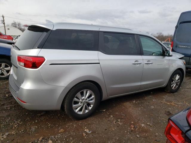 KNDMB5C17H6309485 - 2017 KIA SEDONA LX SILVER photo 3