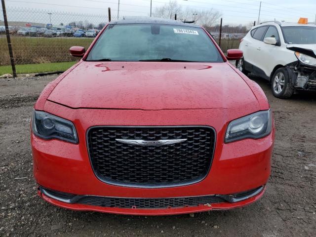 2C3CCABT1FH808142 - 2015 CHRYSLER 300 S RED photo 5