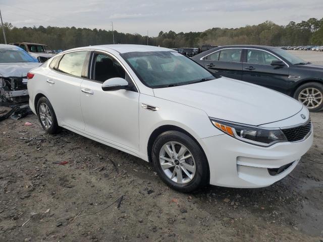 KNAGT4L37G5077364 - 2016 KIA OPTIMA LX WHITE photo 4