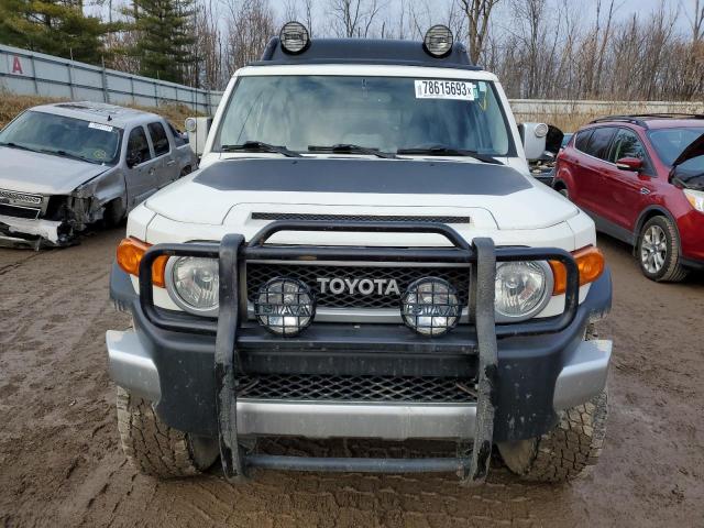 JTEBU4BF7AK093462 - 2010 TOYOTA FJ CRUISER WHITE photo 5