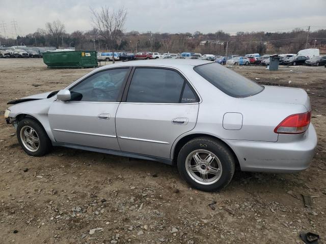 1HGCG665X2A020740 - 2002 HONDA ACCORD LX GRAY photo 2