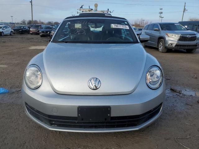 3VW5P7AT1DM815231 - 2013 VOLKSWAGEN BEETLE SILVER photo 5